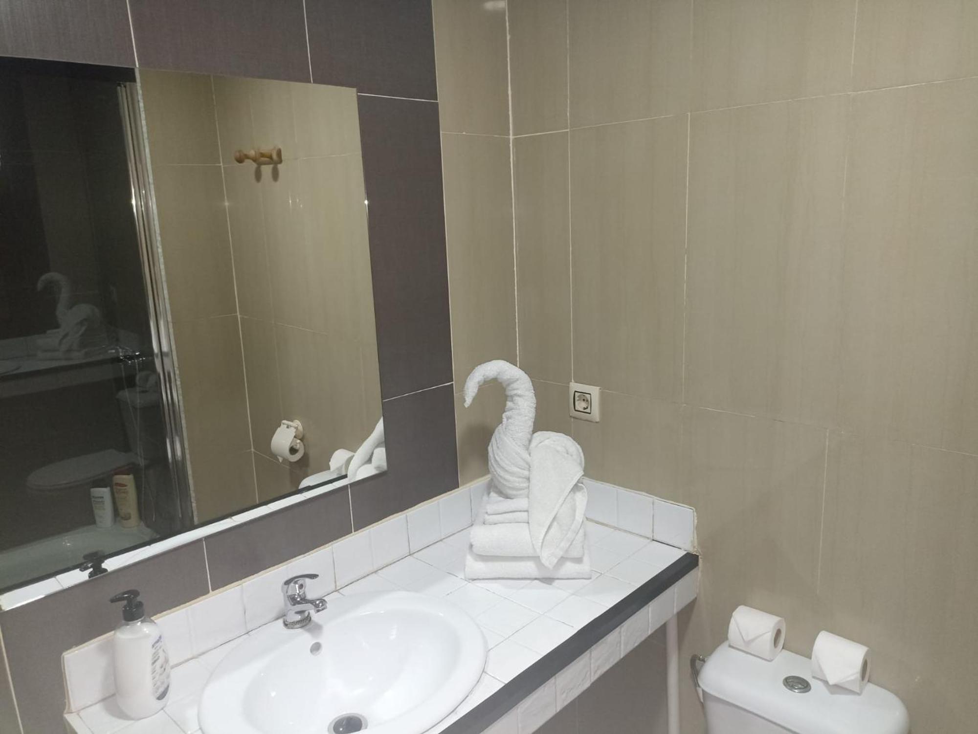 Hostal El Pasaje Puente Genil Buitenkant foto