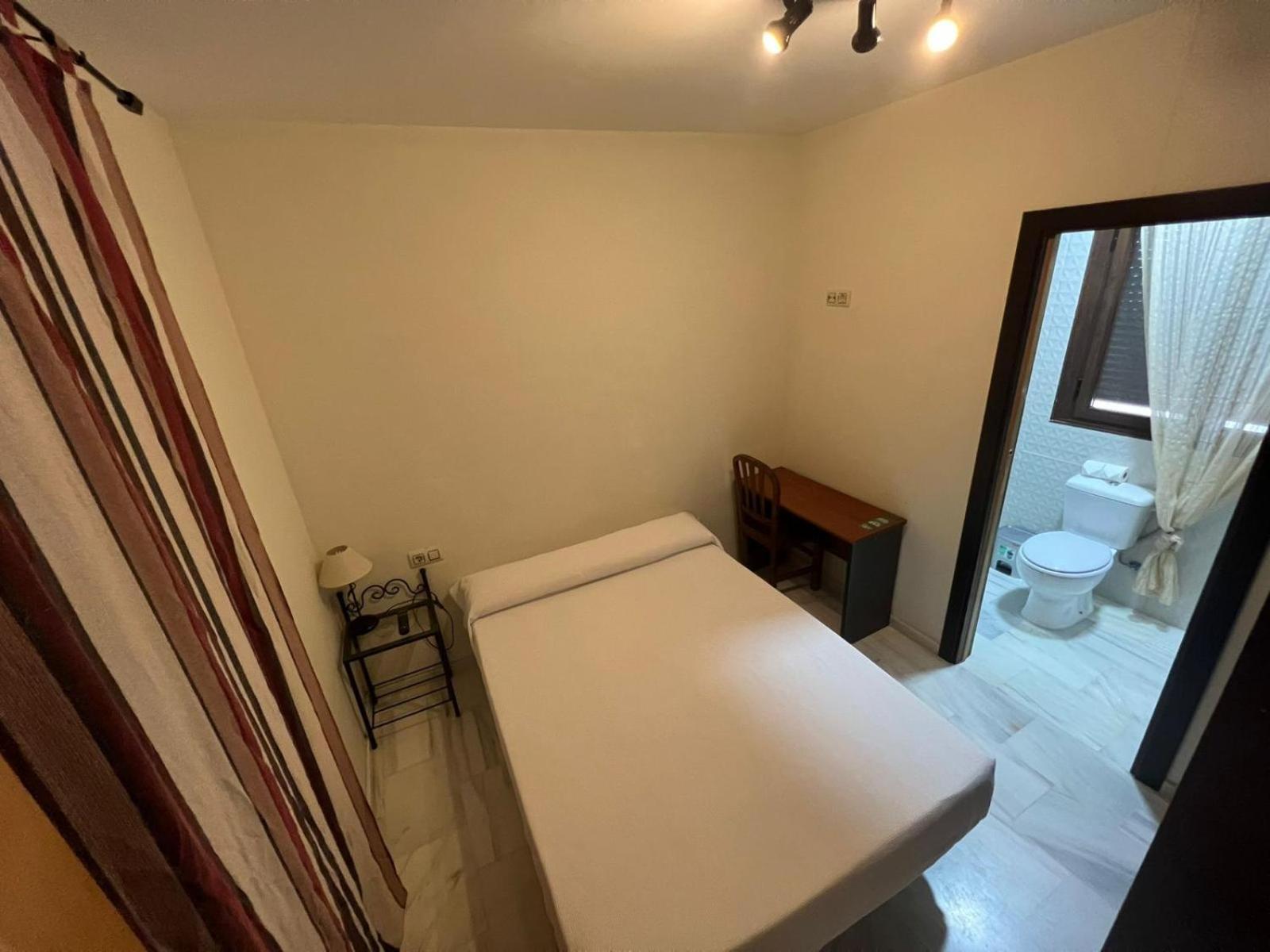 Hostal El Pasaje Puente Genil Buitenkant foto
