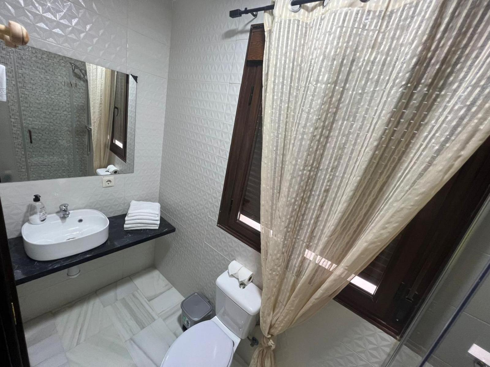 Hostal El Pasaje Puente Genil Buitenkant foto