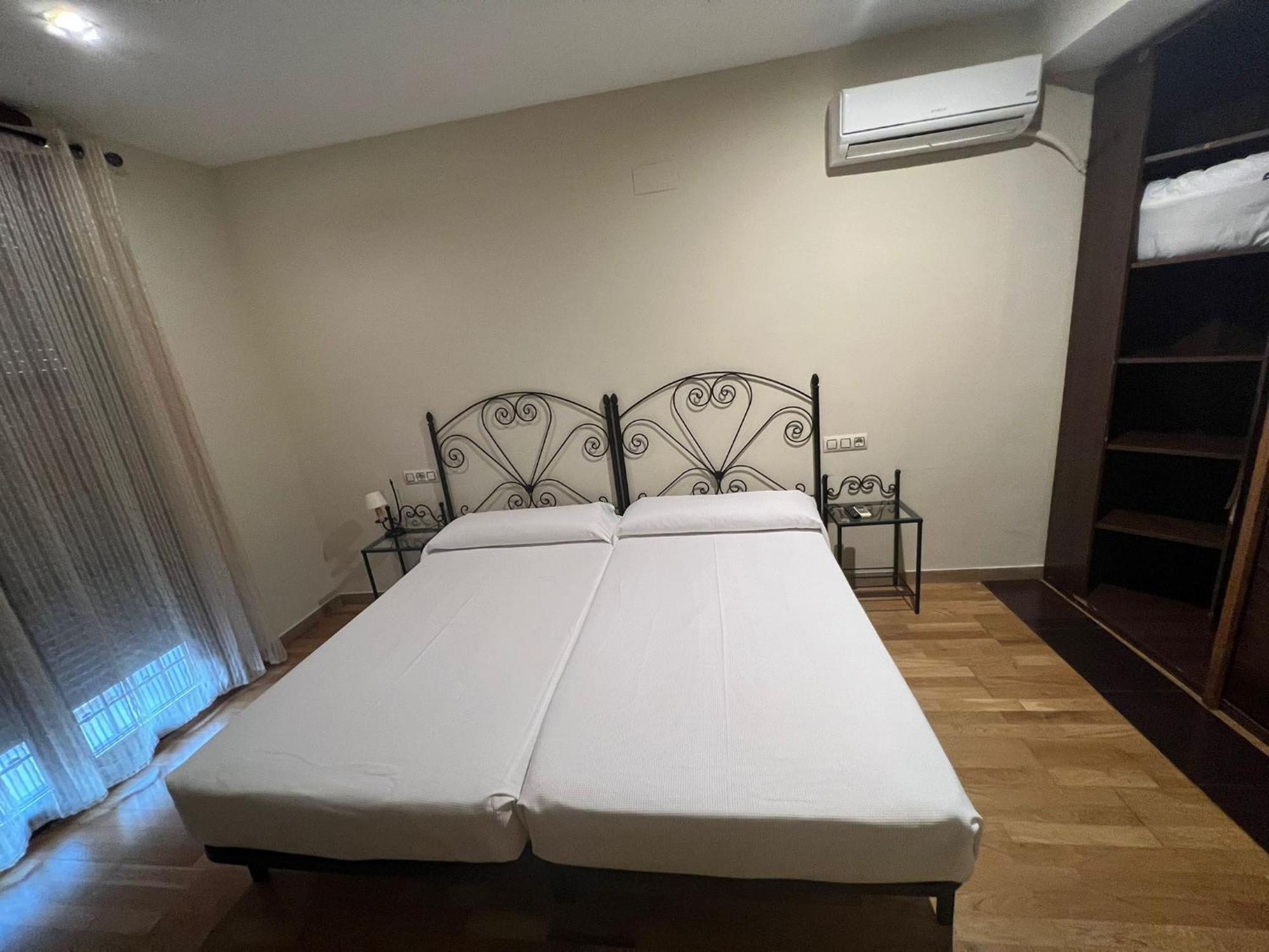 Hostal El Pasaje Puente Genil Buitenkant foto